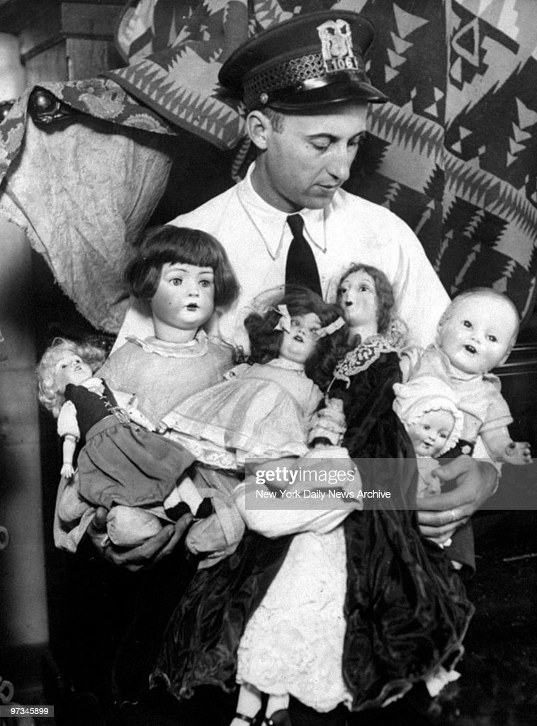 Muñecas de sus víctimas encontradas en la casa de Powers