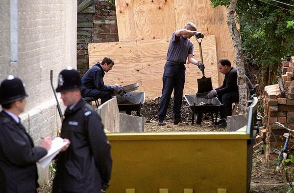 Casa de la muerte: Fred y Rose West comenzaron su ola de asesinatos en 25 Midland Road, Gloucester, donde mataron a su hija Charmaine